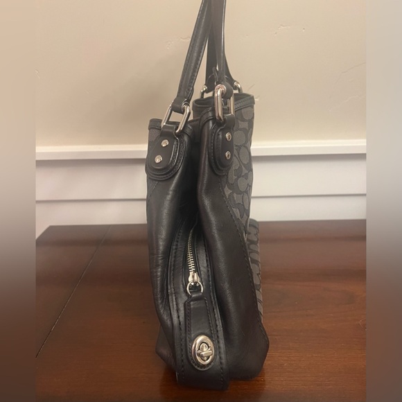 Sold - Picture 4 of 9